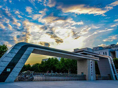 西安大學中小學校園單位（wèi）LED護眼教室燈/LED黑板燈/節能燈改造案例